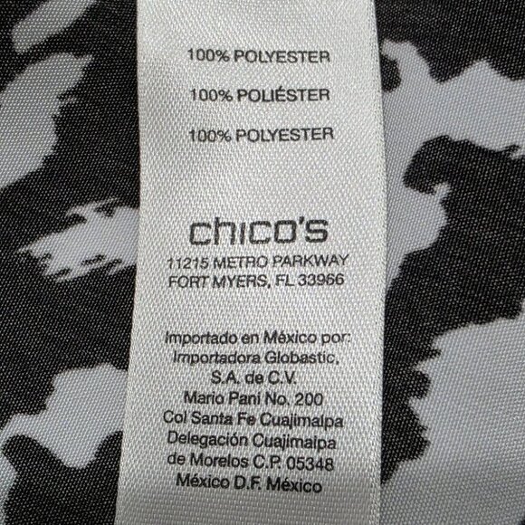 Chicos Size 3 XL Black & White Abstract Animal Print Blouse 100% Polyester - Picture 4 of 8
